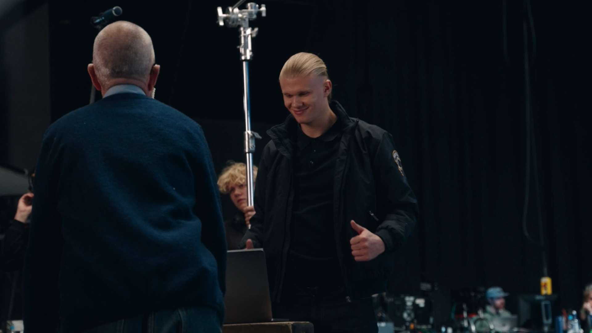 背景揭秘 背景揭秘